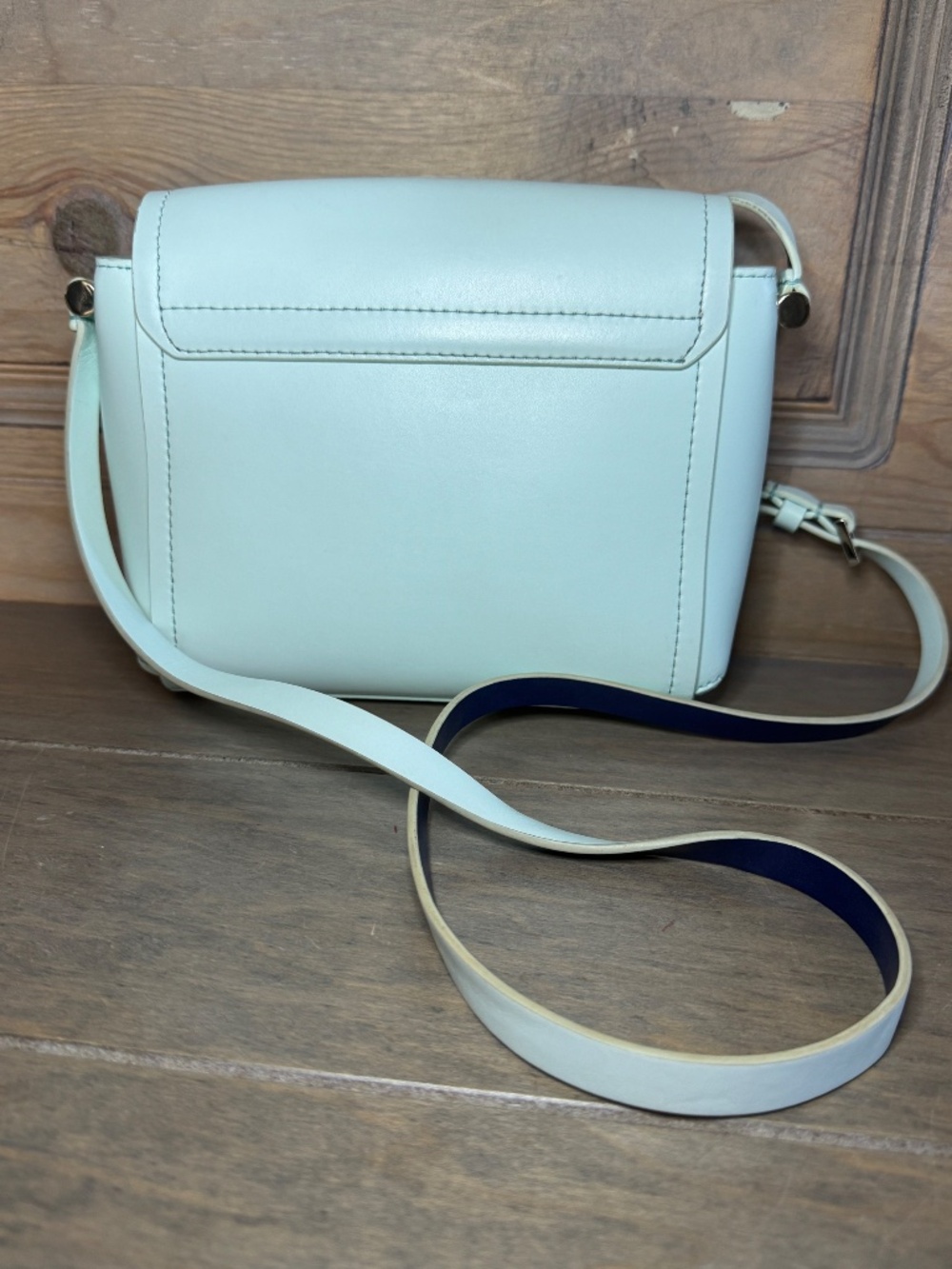 Kate Spade Light Blue Leather Crossbody Navy Trim Magnetic Flap EUC - Picture 6 of 7